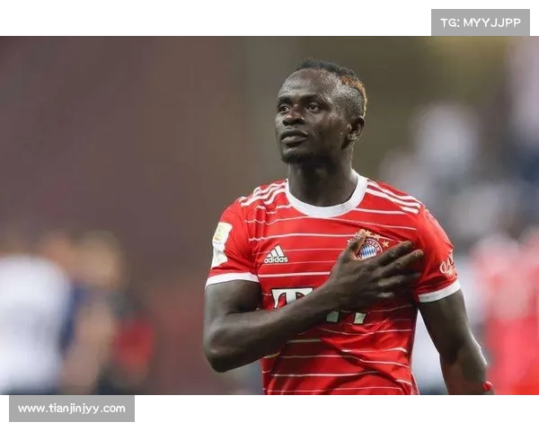 从多方信号分析拜仁球星马内何时归队及其恢复进展预测