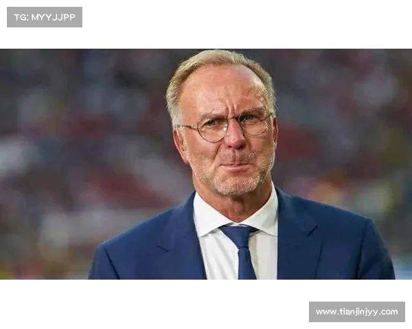 如何深入了解鲁梅尼格在拜仁足球俱乐部中的关键角色与影响力